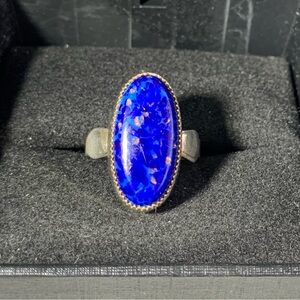 Vintage Silver Tone Deep Blue Oval Stone Ring